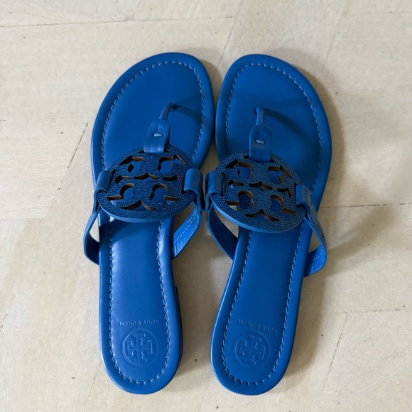Tory Burch Tejus Embossed Leather Miller Sandal Size 8.5 💙💙💙 - Picture 3 of 10